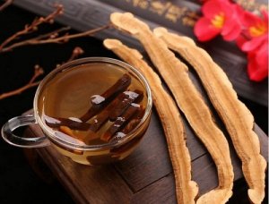 Dùng nấm linh chi đỏ nấu nước uống hàng ngày