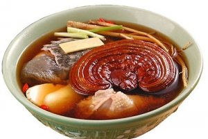 Nấm linh chi đỏ hầm canh giúp bồi bổ sức khỏe