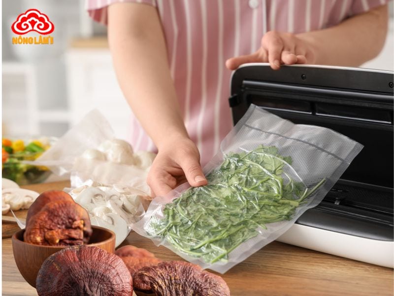 Hút chân không giúp bảo quản nấm linh chi được lâu, giữ được dưỡng chất