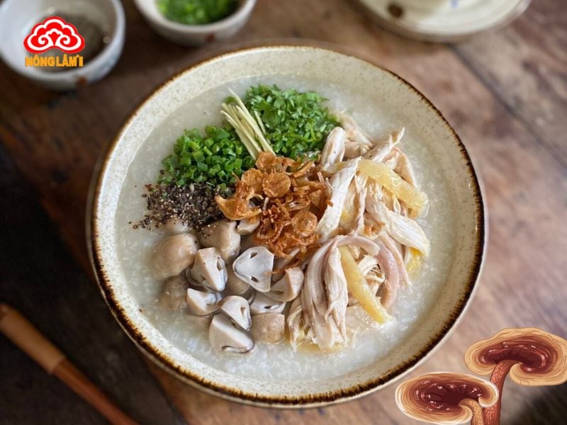 Cháo gà xé kết hợp nấm linh chi cho bà bầu