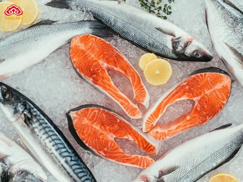 Người Cao Huyết Áp Nên Ăn Gì Và Kiêng Gì? 14 Các loại cá béo và thực phẩm giàu omega-3 hỗ trợ tim mạch.